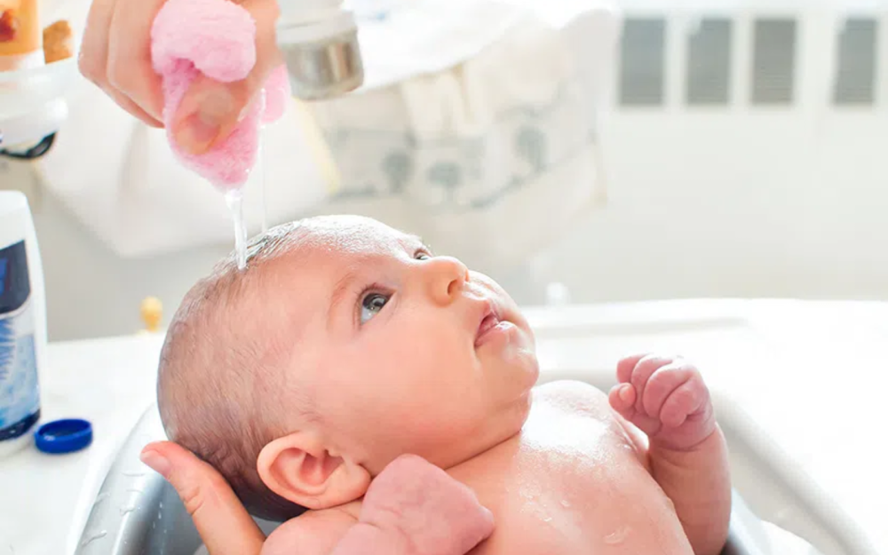 Kąpiel noworodka