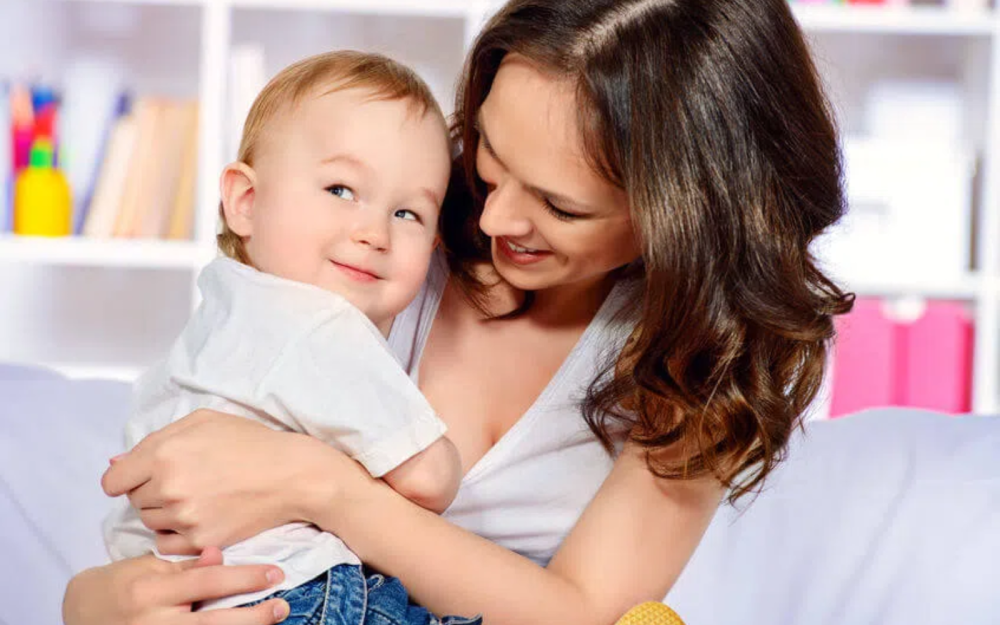 Dziecko na ręku mamy