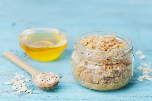 Peeling cukrowy : jak stosować? Działanie 