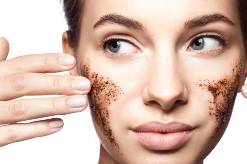 Peeling do twarzy : rodzaje peelingów do twarzy