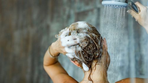 Chelatowanie włosów: na czym polega zabieg i jakie daje efekty?