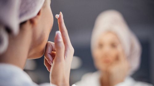 Ceramidy w kosmetykach: co to jest, jakie mają właściwości i z czym można je łączyć?