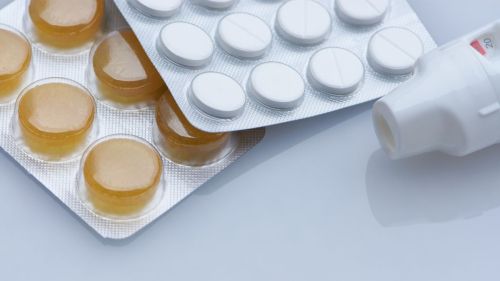 Jak przewozić leki w samolocie : w bagażu podręcznym czy rejestrowanym? Ogólne zasady i wytyczne