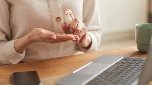 Nerwica natręctw – przyczyny, objawy i leczenie. Jak pomóc osobie chorującej na OCD?