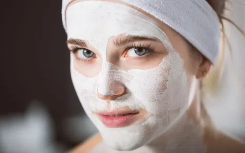 Peeling enzymatyczny: co to jest i jak działa?