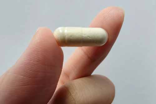 Probiotyk przed czy po antybiotyku? Kiedy i jak go stosować?