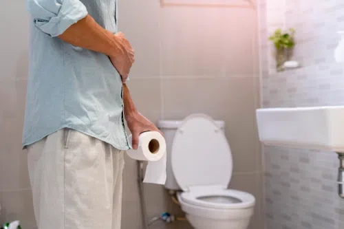 Zaparcia u osób starszych: przyczyny, objawy, leczenie i domowe sposoby