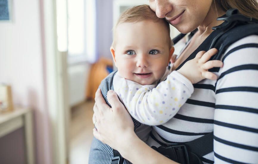 Na czym polega asymetria u niemowląt? Objawy, leczenie